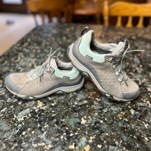 Women's OBOZ Sapphire B-Dry Low Gray / Cyan Waterproof Hiking Shoes Size 7.5